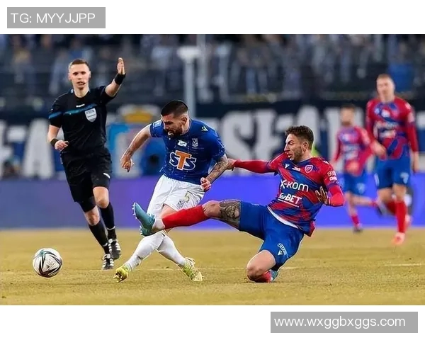 堪萨斯城与圣何塞的激烈对决揭示足球战术与团队合作的精彩瞬间